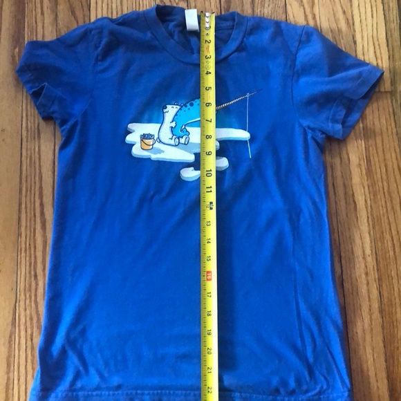 Blue t-shirt with polar bear and narwhal - Picture 4 of 6